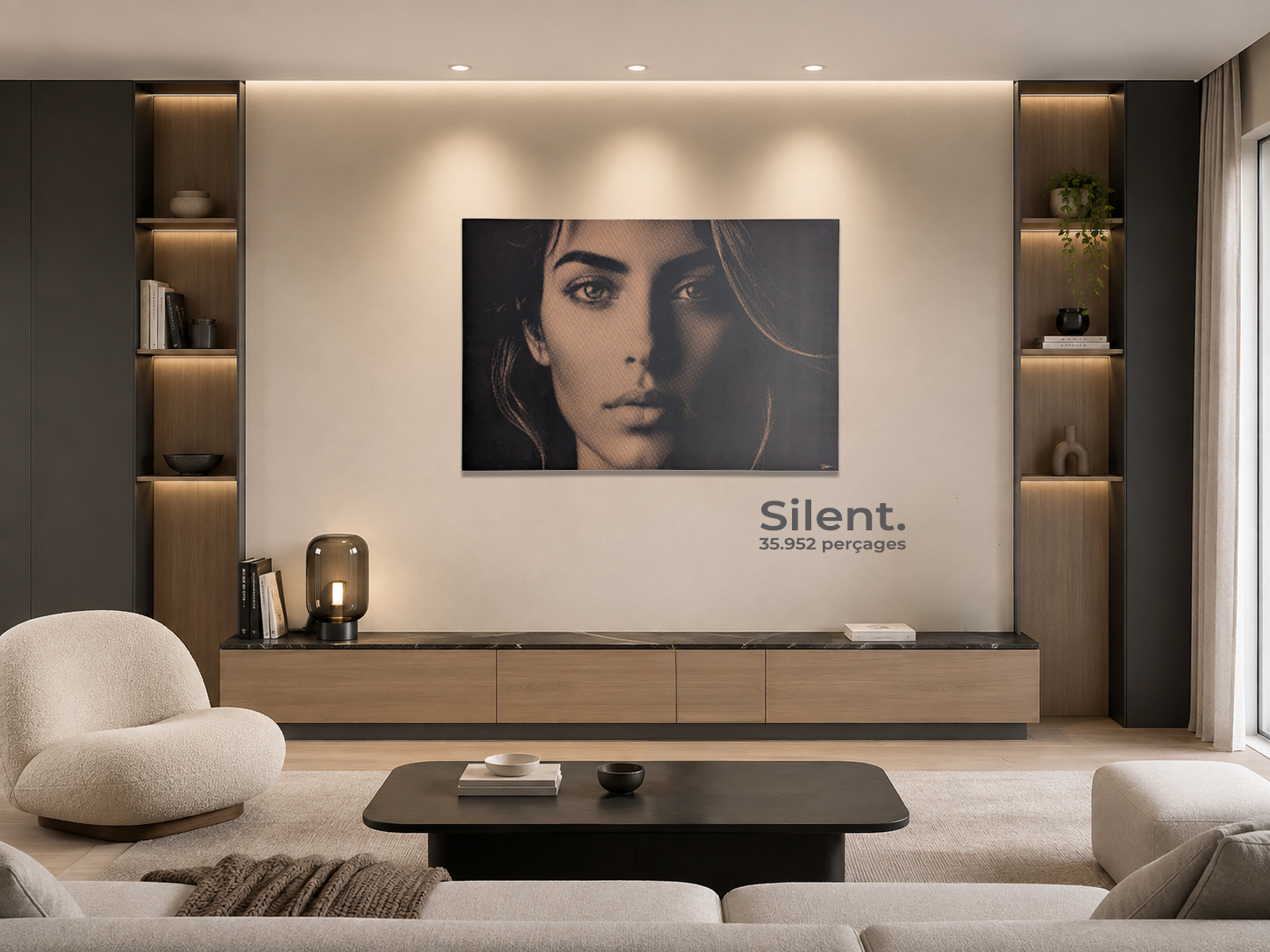 L’œuvre Silent présentée dans un intérieur